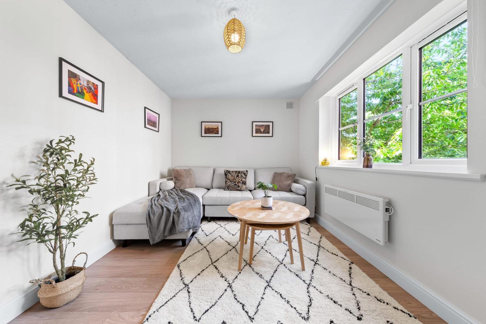 Beautiful 1 Bed Close To Amenities Appartamento *