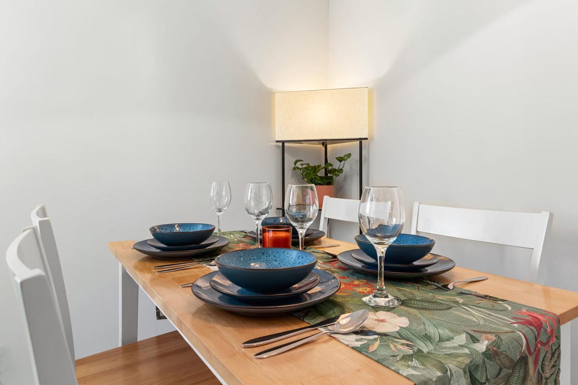 Beautiful 1 Bed Close To Amenities