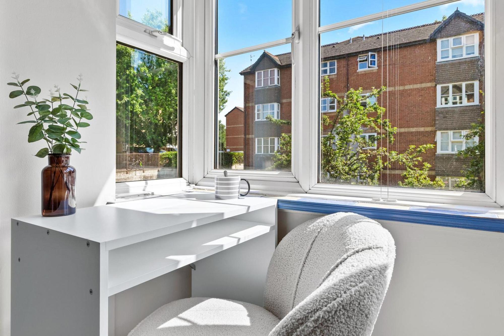 Beautiful 1 Bed Close To Amenities Londra