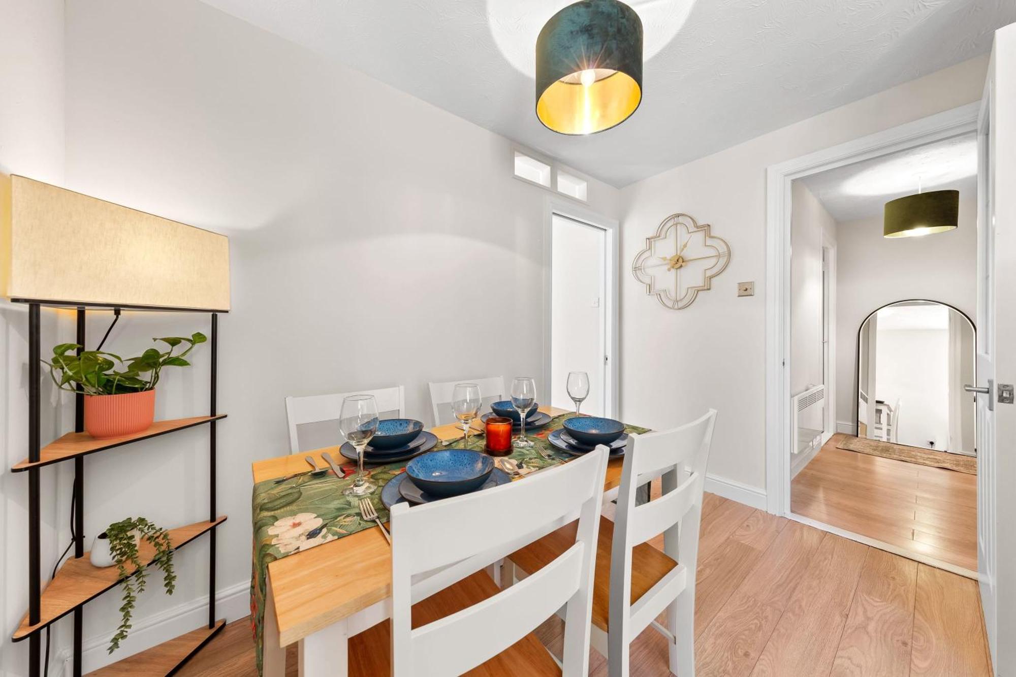 Beautiful 1 Bed Close To Amenities * Londra